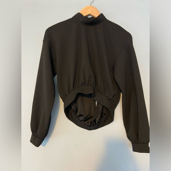 Zara Tops - Zara Black Long Sleeve Cropped open back blouse.